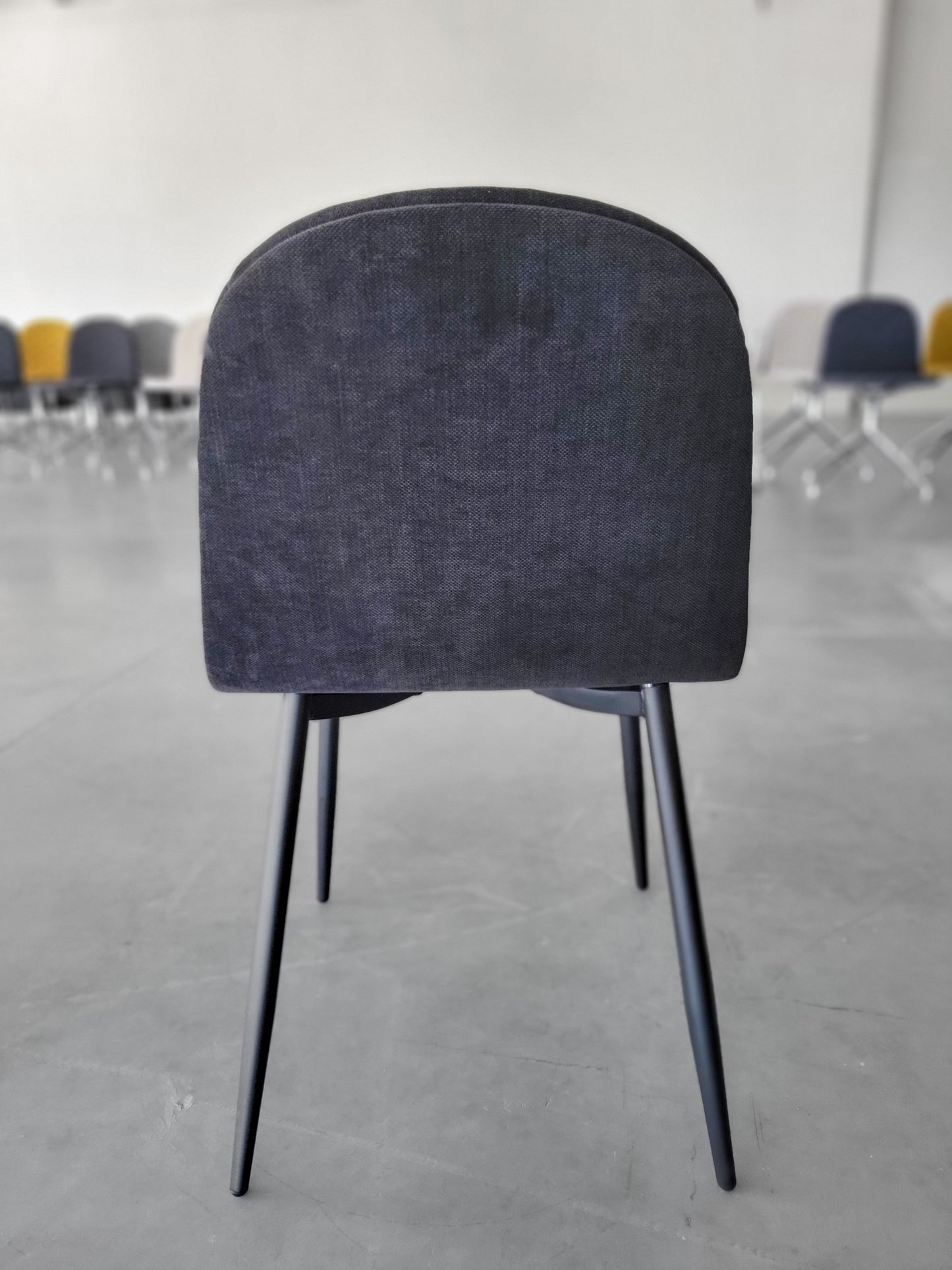 Krzesło Mannequin Pastel – Czarne