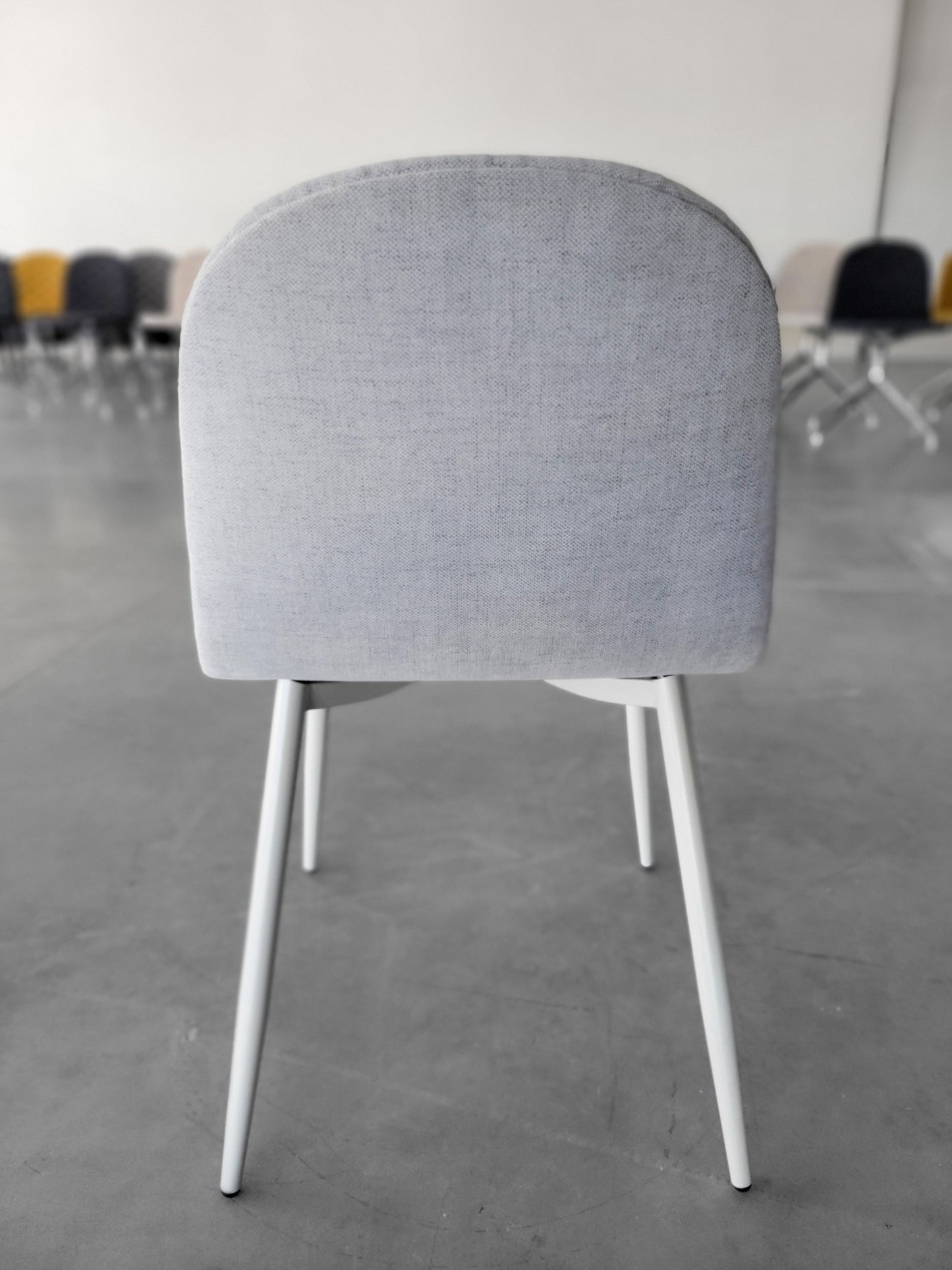 Krzesło Mannequin Pastel – Jasnoszare